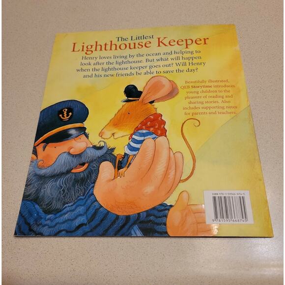 The Littlest Lighthouse Keeper Paperback Book Heidi & Daniel Howarth - Picture 6 of 7
